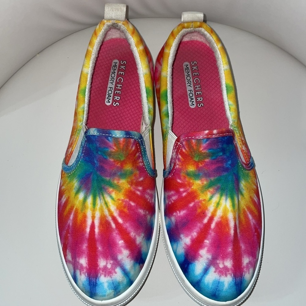 Skechers Poppy Hippy Hype Women Size 7.5 Rainbow Tie Dye Canvas Sneaker Shoe